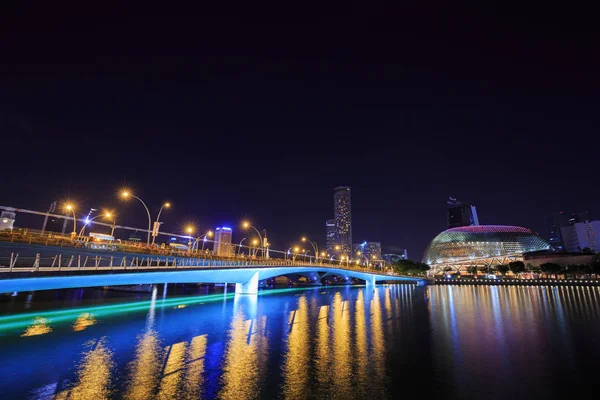 Jubilee köprü Singapur geceleri — Stok fotoğraf