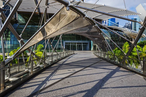 Helix Köprüsü'nde Singapur yürüyüş yolu