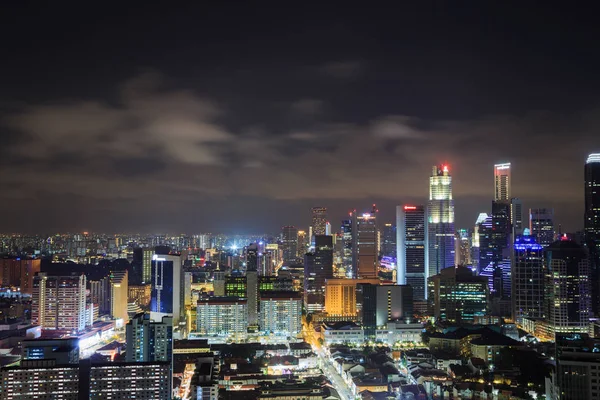 Stadsgezicht van singapore stad 's nachts — Stockfoto