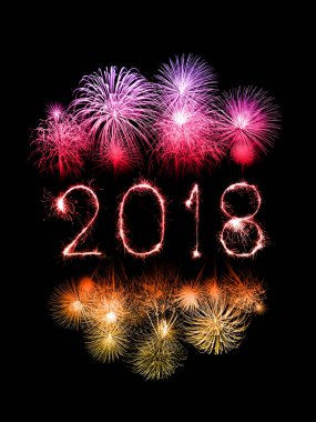 Mutlu yeni yıl 2018 ışıltı havai fişek ile yazılı
