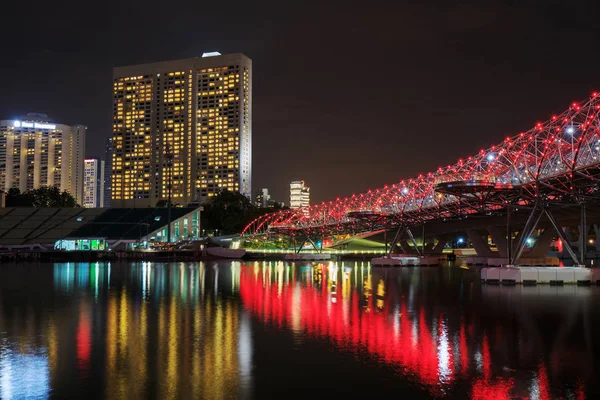 Singapur gece Helix Köprüsü — Stok fotoğraf