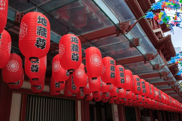 Red chińskie lampiony udekorować wokół The Buddha Tooth Relic temp — Zdjęcie stockowe