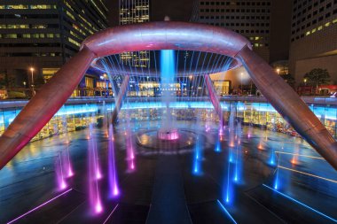 Servet çeşme ışık göstermek, içinde ünlü yerdir 