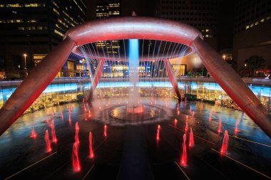 Servet çeşme ışık göstermek, içinde ünlü yerdir 