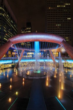 Servet çeşme ışık göstermek, içinde ünlü yerdir 