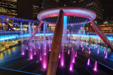 Servet çeşme ışık göstermek, içinde ünlü yerdir 