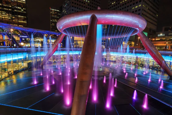 Servet çeşme ışık göstermek, içinde ünlü yerdir 