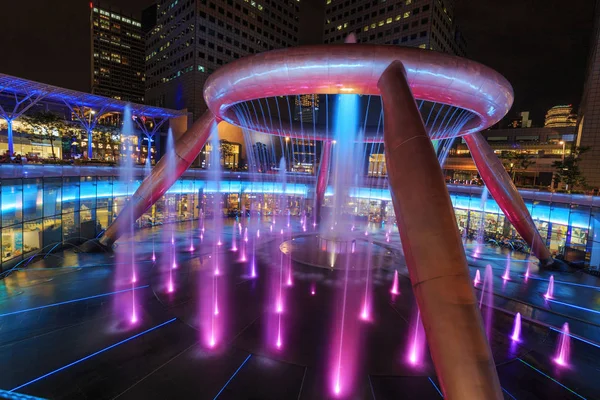 Servet çeşme ışık göstermek, içinde ünlü yerdir 