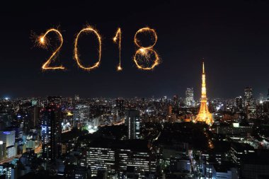 2018 mutlu yeni yıl havai fişek ışıltı ile Tokyo cityscape, Japonya
