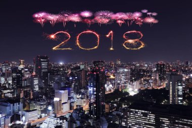 2018 mutlu yeni yıl havai fişek ışıltı ile Tokyo cityscape, Japonya