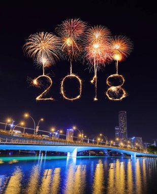 Gece, Singa Jubilee bridge ile 2018 mutlu yeni yıl havai fişek