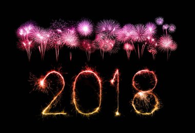 Mutlu yeni yıl 2018 gece Sparkle havai fişek ile
