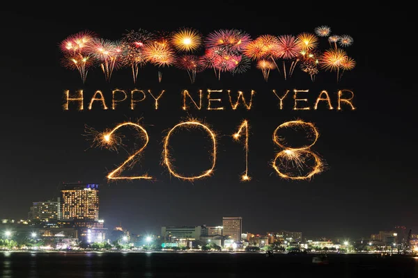 2018 mutlu yeni yıl havai fişek Pattaya cityscape gece, inci ile