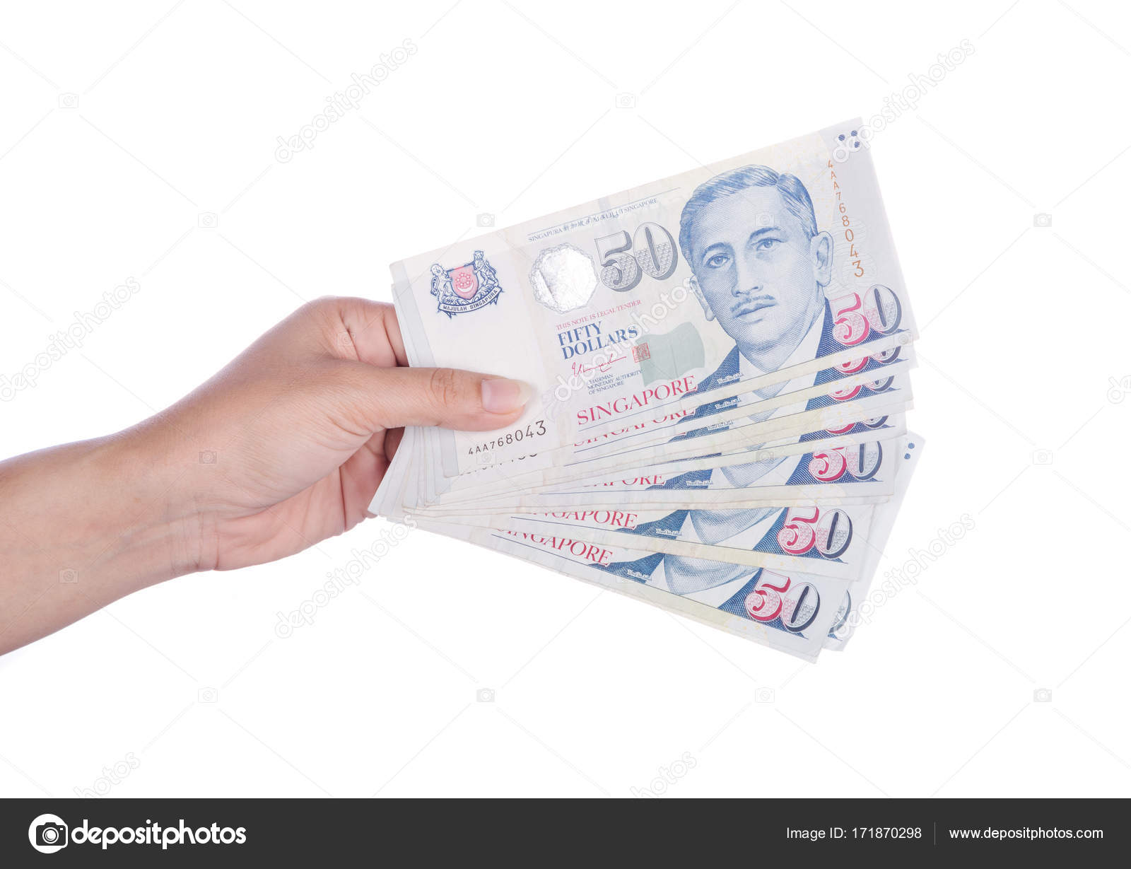 手与新加坡钞票美元(50 新币) 隔离在白色——图库图片© geargodz #171870298