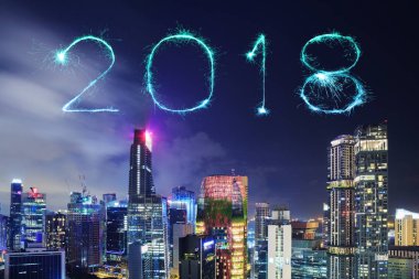2018 mutlu yeni yıl havai fişek ışıltı ile Singapur cityscape