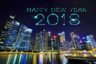 2018 mutlu yeni yıl havai fişek ışıltı ile merkezi iş distr