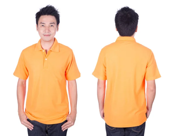 Mann mit orangefarbenem Poloshirt auf weißem Hintergrund — Stockfoto