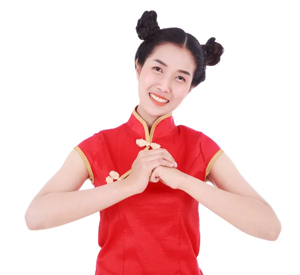 Kvinnan bär röda cheongsam med gest lyckönskning i conce — Stockfoto