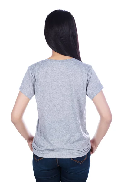 Žena v tričku izolovaných na bílém pozadí — Stock fotografie