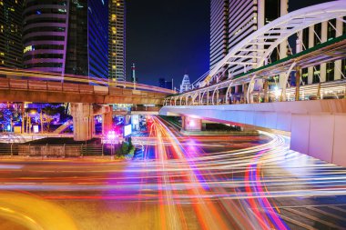 Genel gökyüzü yürüyüş ve trafik Chong Bangkok'un gökyüzü tren istasyonunda, Ba