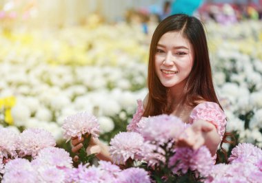 Krizantem güzel kadını glower Bahçe