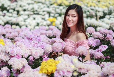 Krizantem güzel kadını glower Bahçe