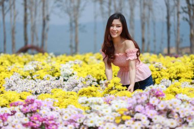 Krizantem güzel kadını glower Bahçe