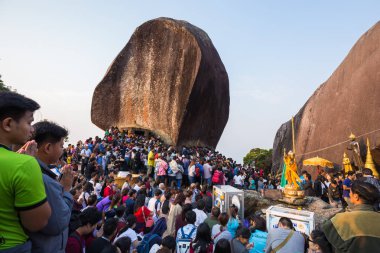 kimliği belirsiz kişi ibadet Buda'nın ayak izi seyahat