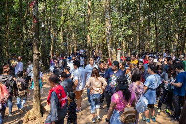 kimliği belirsiz kişi ibadet Buda'nın ayak izi seyahat