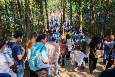 kimliği belirsiz kişi ibadet Buda'nın ayak izi seyahat