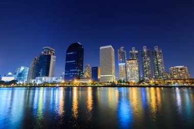 Şehir Manzaralı Benjakitti Park, Bangkok, Tayland
