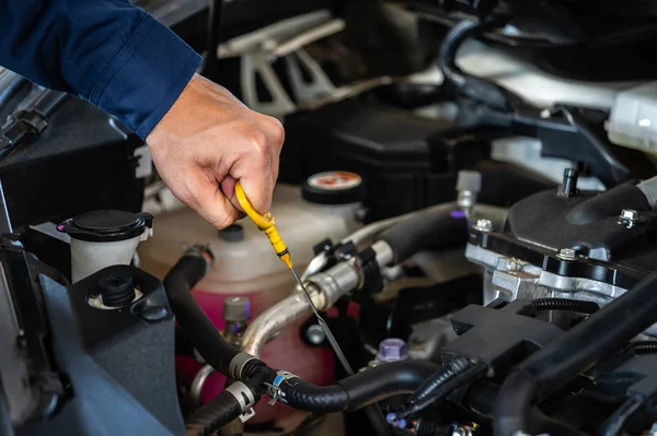 Hand Technician Checking Oil Level Dipstick Car Engine — Stock Photo, Image