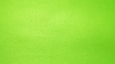 Word'de bir Sevgililer günü yeşil bir arka plan bulanıklık etkisi ile düzenlenmiş farklı renkteki ahşap karakterler