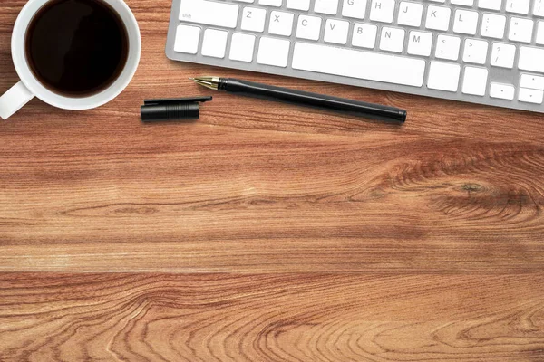 Wood Office Desk Table Computer Keyboard Coffee Cup Pen Top — Stock Photo, Image