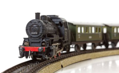 Vintage Model Elektrikli tren rayları üzerinde