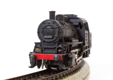 Vintage Model buharlı lokomotif raylar üzerinde