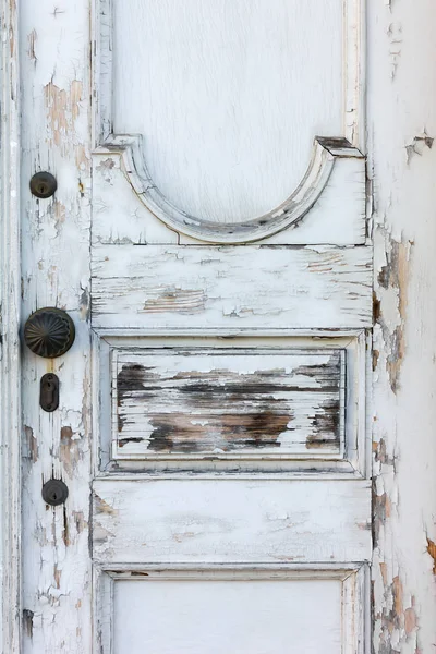 Vieille porte en bois blanc — Photo