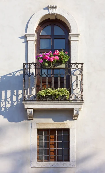 Détail de la façade d'un bâtiment historique — Photo