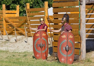 Kampa koruyan iki Antik Roma asker