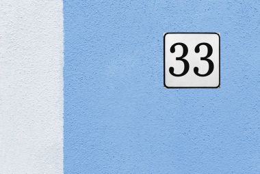 Bir mavi ev duvar 33 sokak numara