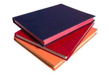 üç yığılmış kitaplar