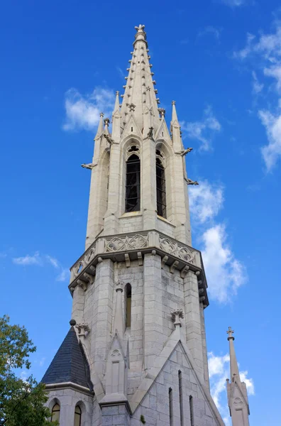 Glockenstuhl der evangelisch-lutherischen Kirche in Triest — Stockfoto