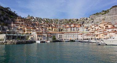 Portopiccolo lüks tatil beldesi