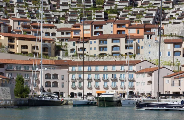 Barcos de lujo en Portopiccolo cerca de Trieste — Foto de Stock
