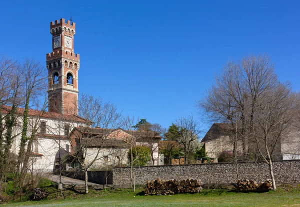 Landsbygdsbyn Turrida Sedegliano Italien Friuli Regionen Med Kyrkans Klocktorn Bakgrunden — Stockfoto
