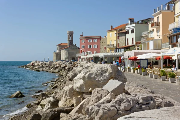 Piran Slowenien April 2013 Strandpromenade Der Altstadt Während Eines Herrlichen — Stockfoto