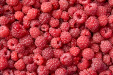 Arka plan olarak kırmızı ahududu.