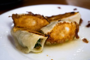 Domuz eti köfte bir tabak