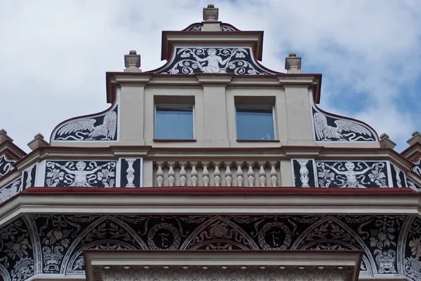 Architektonické výzdoby budovy v Praze, Česká republika — Stock fotografie