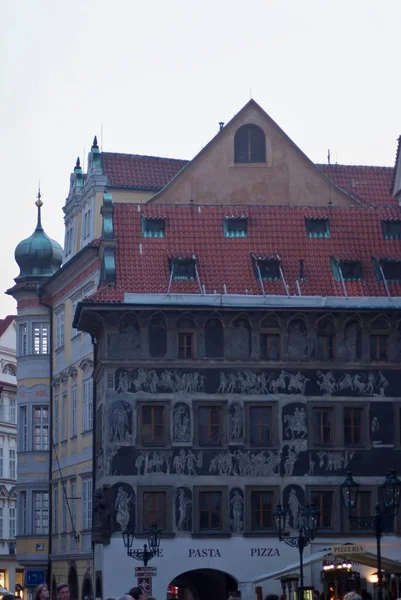 La fachada de la casa. Praga . — Foto de Stock